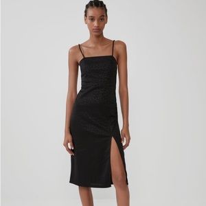Zara Textured Weave Dress Black 0/4215/901/800/03 size medium